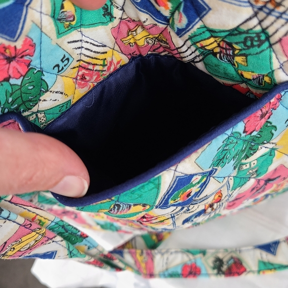 Vera Bradley Cuban Stamps Hipster Crossbody EUC - Picture 5 of 10